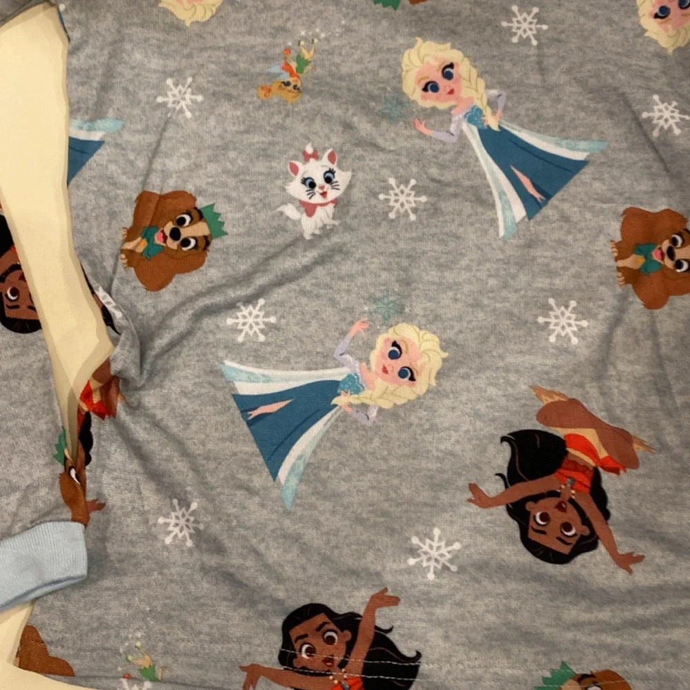 Disney Kids Frozen Pajama Set.  Size‎ 10.